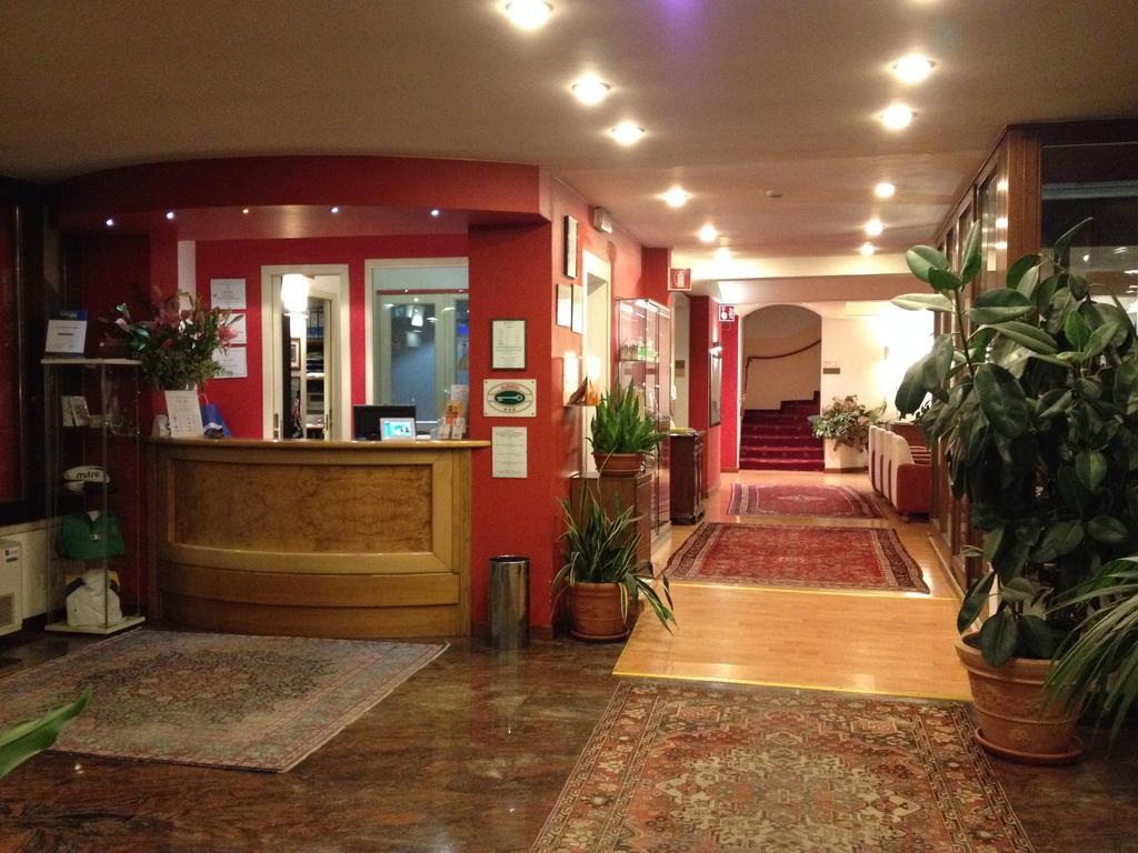 וילורבה Hotel Due Ragni מראה חיצוני תמונה