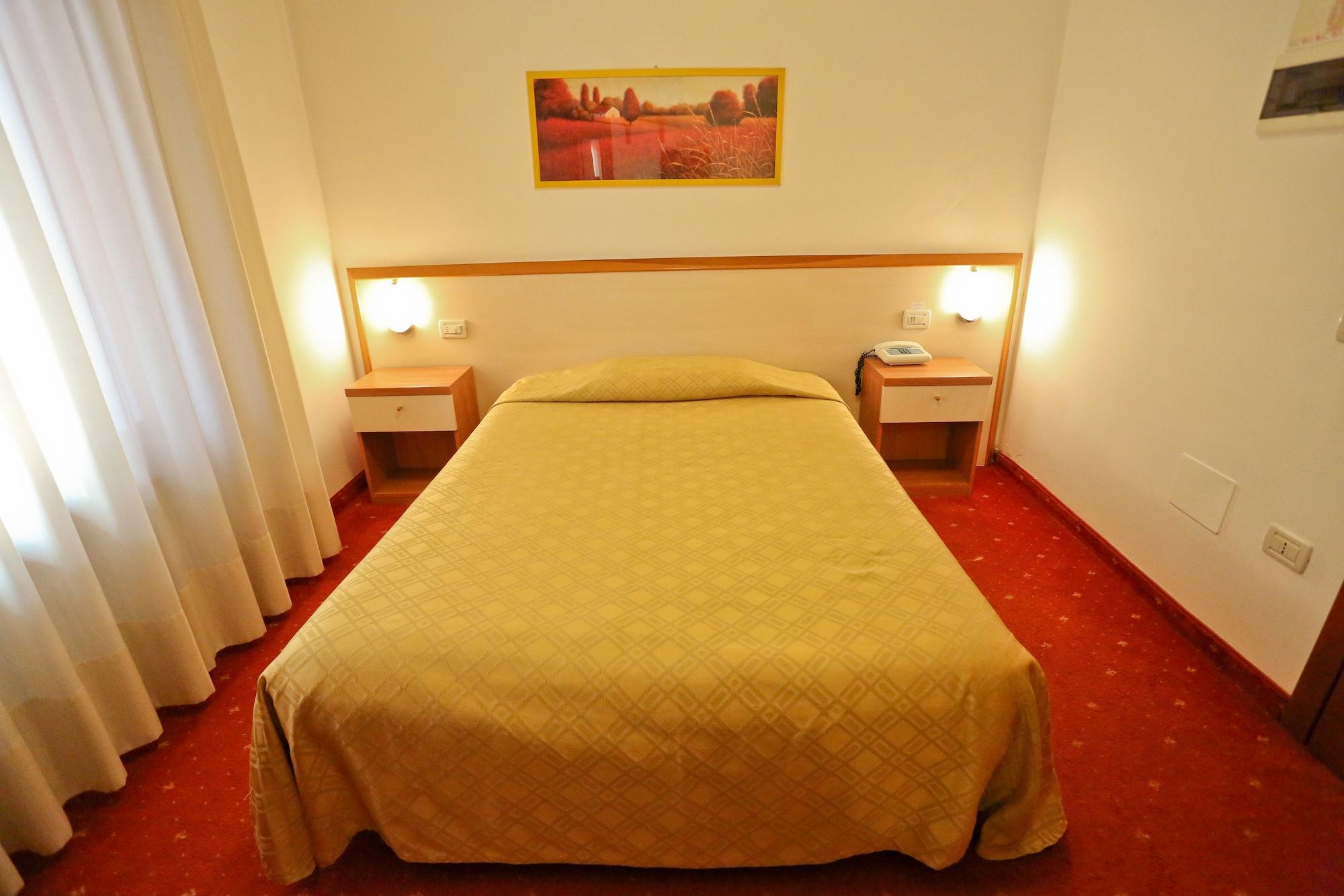 וילורבה Hotel Due Ragni מראה חיצוני תמונה