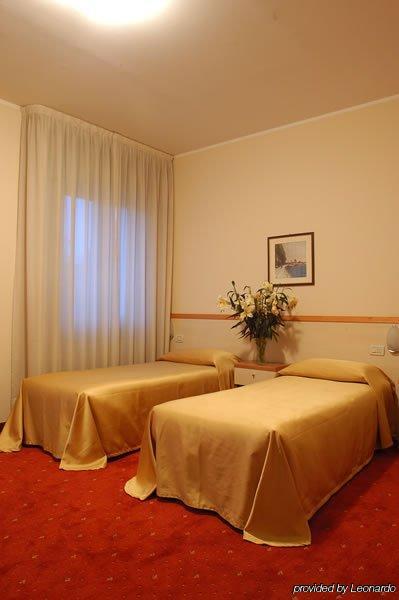 וילורבה Hotel Due Ragni חדר תמונה