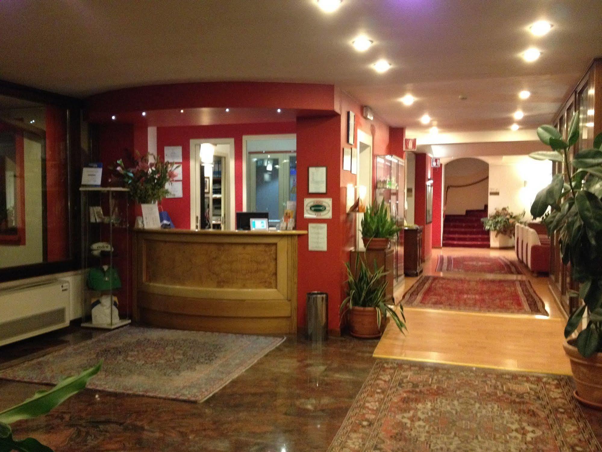 וילורבה Hotel Due Ragni מראה חיצוני תמונה