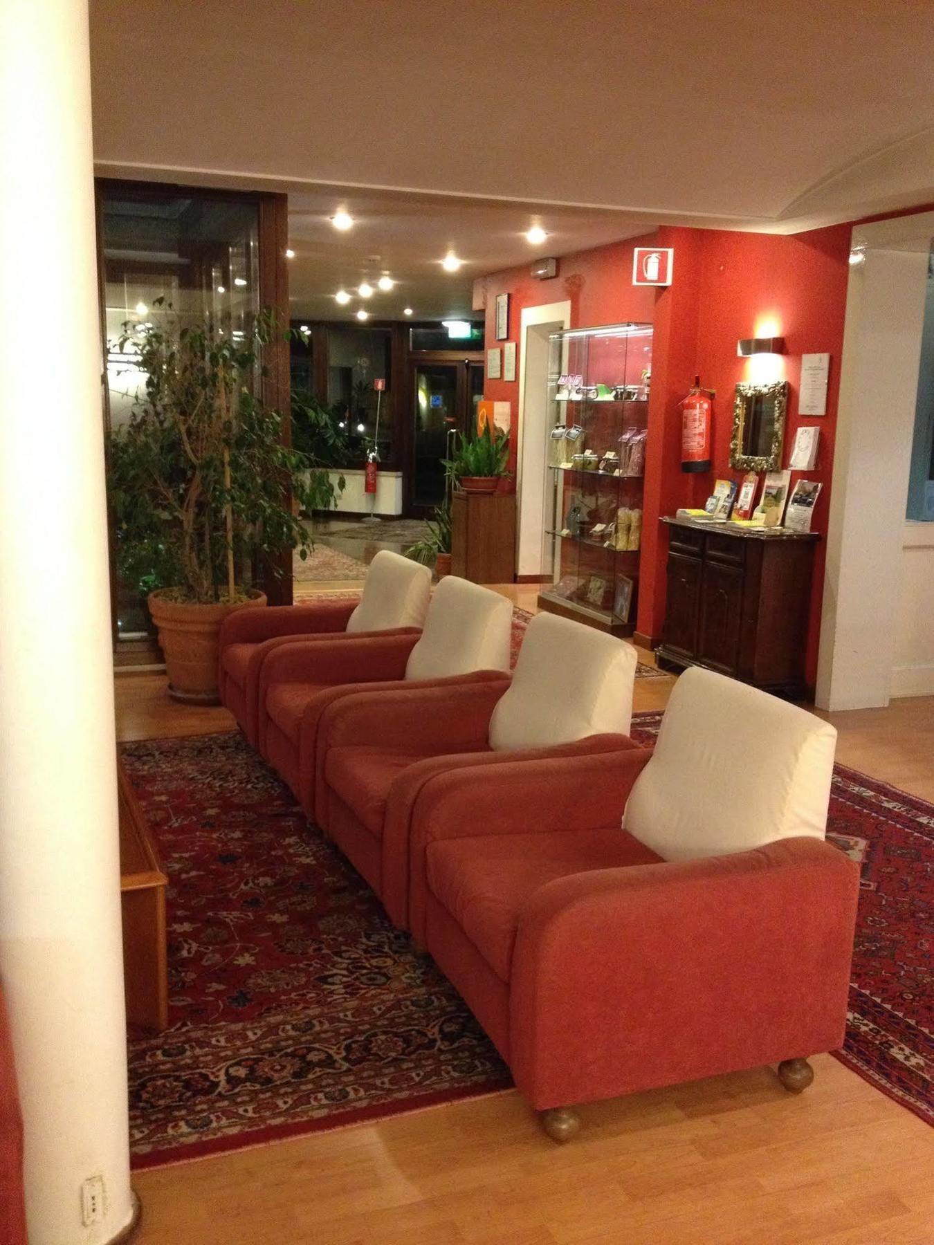 וילורבה Hotel Due Ragni מראה חיצוני תמונה
