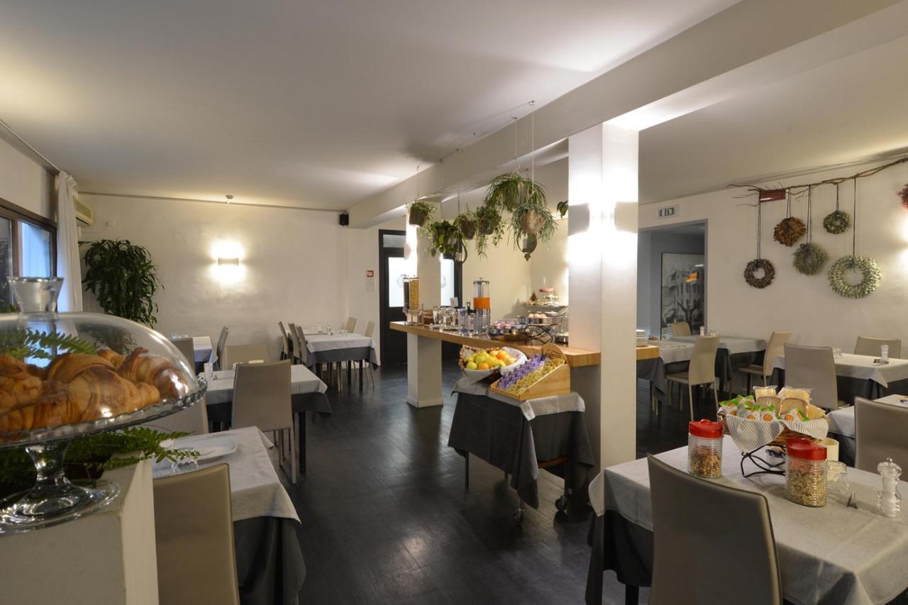 וילורבה Hotel Due Ragni מראה חיצוני תמונה