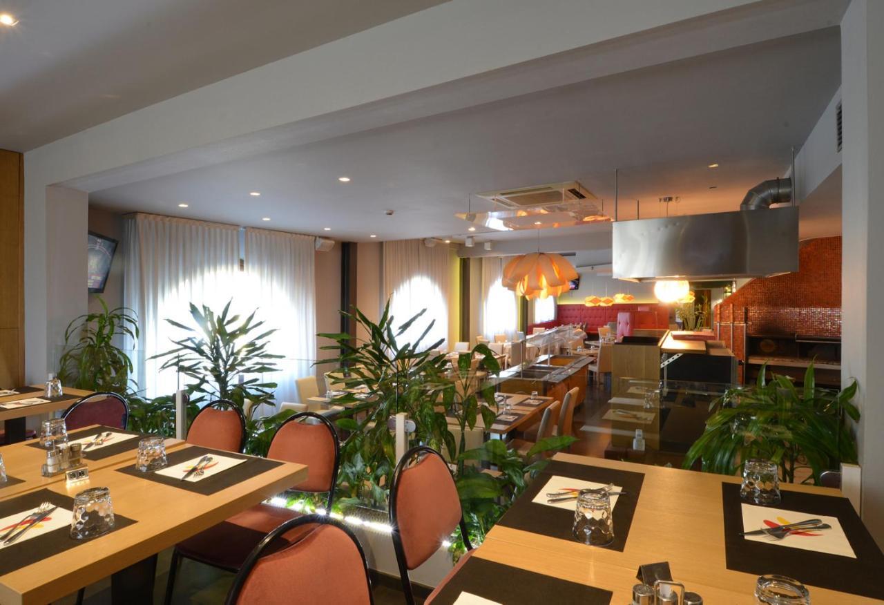 וילורבה Hotel Due Ragni מראה חיצוני תמונה