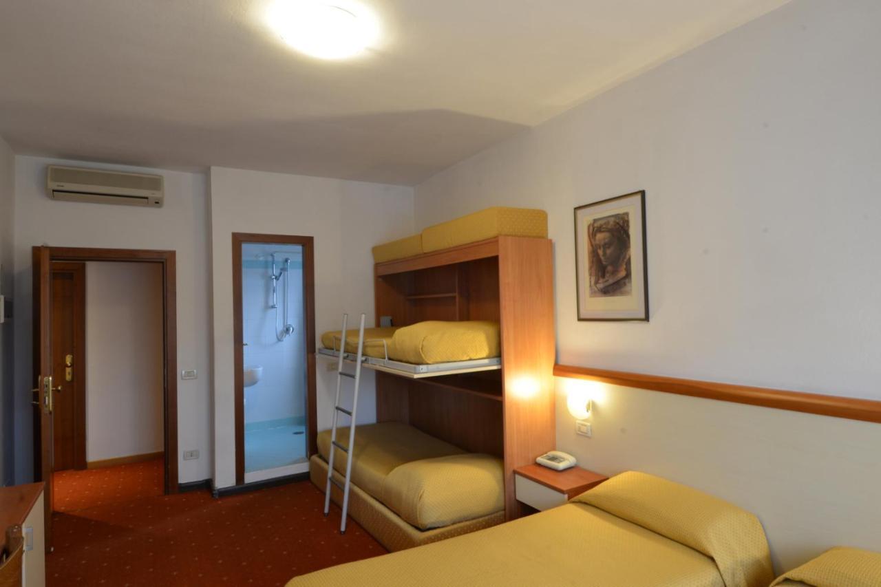 וילורבה Hotel Due Ragni מראה חיצוני תמונה