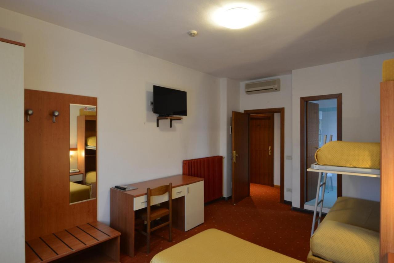 וילורבה Hotel Due Ragni מראה חיצוני תמונה